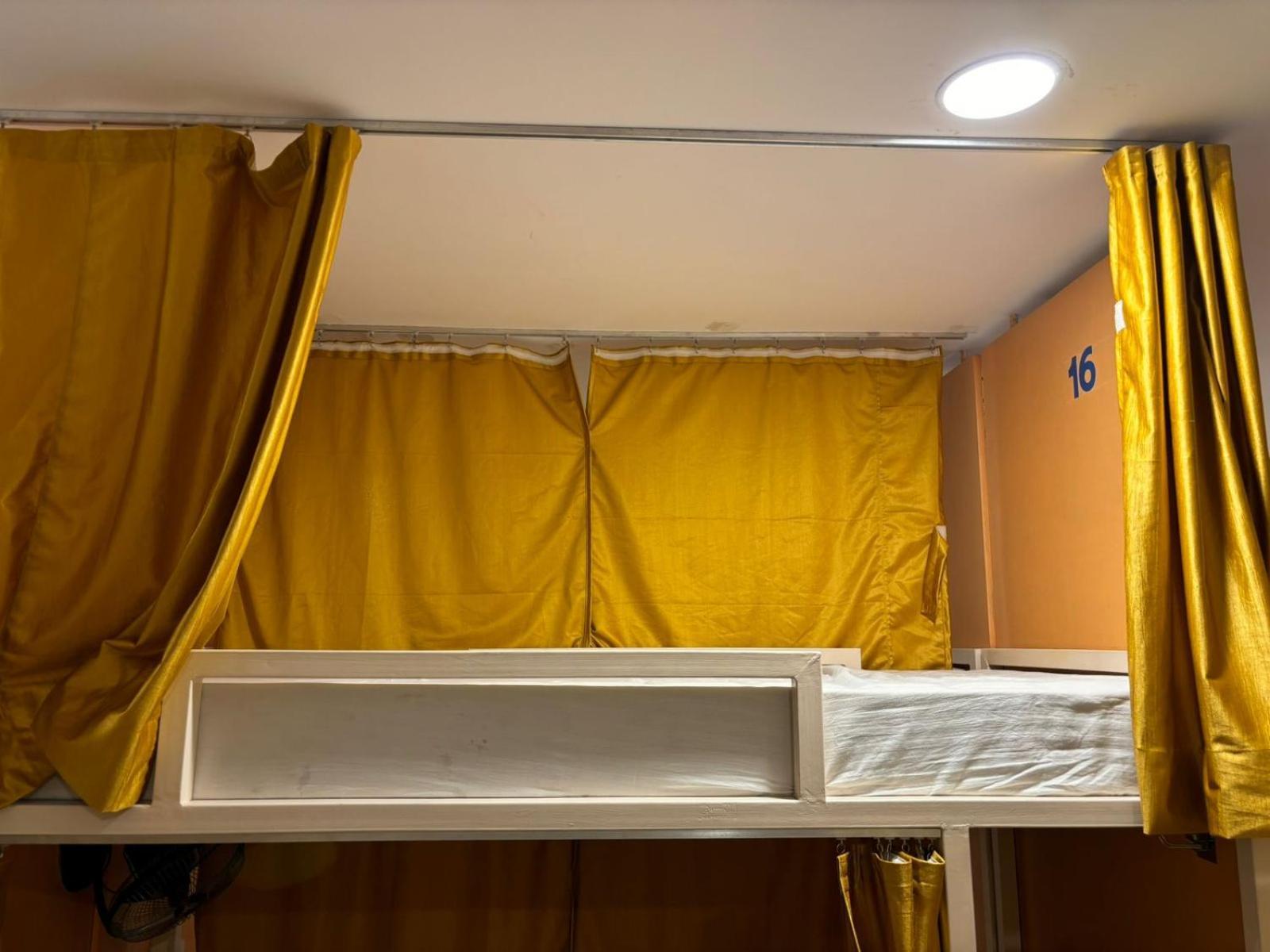 Orange Stays Bénarès Extérieur photo